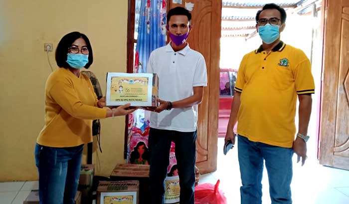 Srikandi IIPG Rote Ndao Salurkan Sembako Untuk Panti Asuhan dan Warga di Holoama