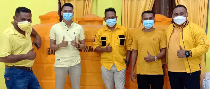 DPD Golkar NTT dan IIPG NTT Beri Bantuan Untuk Korban Badai Seroja di Rote Ndao
