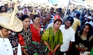 Paulina Diantar Ratusan Pendukung Lentera III Saat Daftar ke PKB