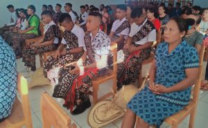 Bagi Hasil UNBK, Siswa SMKN 1 Pantai Baru Kenakan Pakaian Adat dan Gelar Ibadah Syukur