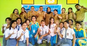 Kelas Bahasa SMA Negeri 1 Lobalain Buka Pustaka Prosa