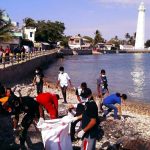 Ratusan Orang Bersihkan Laut dan Pantai Ba'a