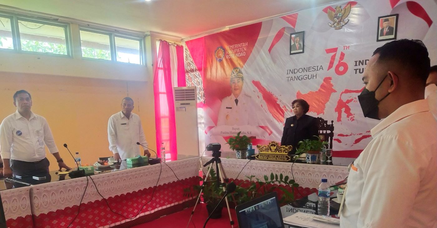 Bupati Paulina Ikuti Pelantikan Direktur Kepatuhan Bank NTT secara Virtual