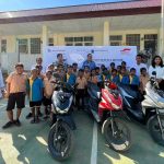 FIF Group Donasikan Tiga Sepeda Motor untuk Guru Muda Garda Depan di Rote Ndao