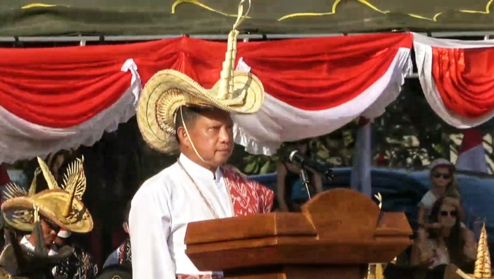 Jadi Irup HUT Ke-77 RI, Mendagri Tito Karnavian Gunakan Pakaian Adat Rote