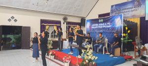 Semarak Paskah, Jemaat GMIT Syalom Mokdale Gelar Malam Puji Pujian dan Pawai Obor
