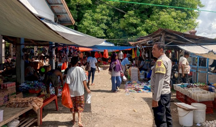 Polisi Sapa Warga, Patroli Dialogis di Pasar Tudameda Tingkatkan Keamanan
