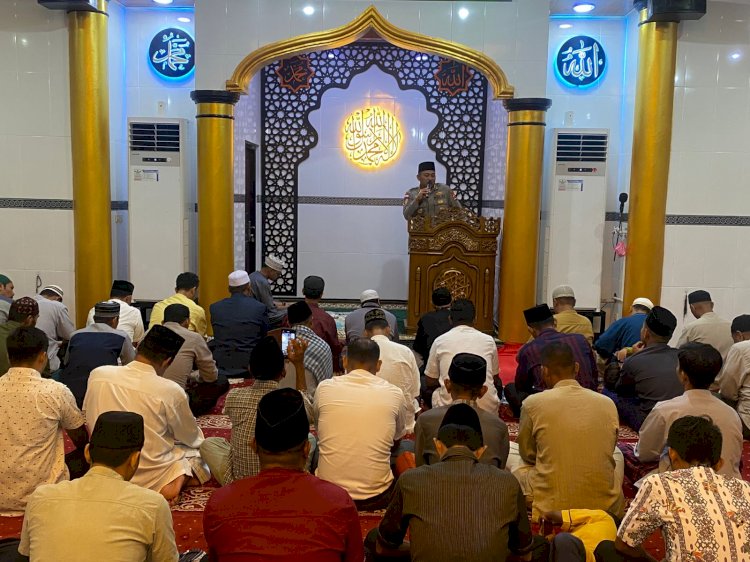 Kapolres Rote Ndao Ajak Jemaah Al Ikhwan Baa Tingkatkan Syukur dan Toleransi di Bulan Ramadhan