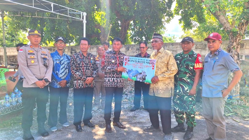Bupati Paulus Henuk Serahkan Kurban, Umat Muslim Pantai Baru: "Kami Minoritas, Tapi Toleransi Terasa"