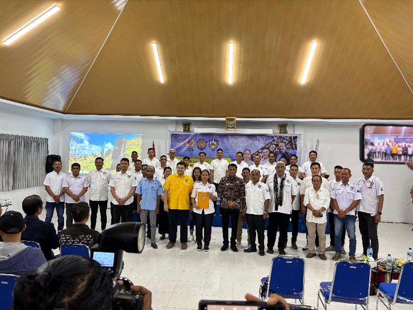 Resmi Dilantik, Wakil Bupati Apremoi Pimpin IMI Rote Ndao