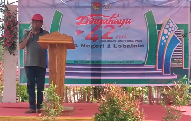 HUT ke-42 SMAN 1 Lobalain, Alumni Angkatan Pertama Ungkap Perjuangan Angkut Mebeler Setiap Hari