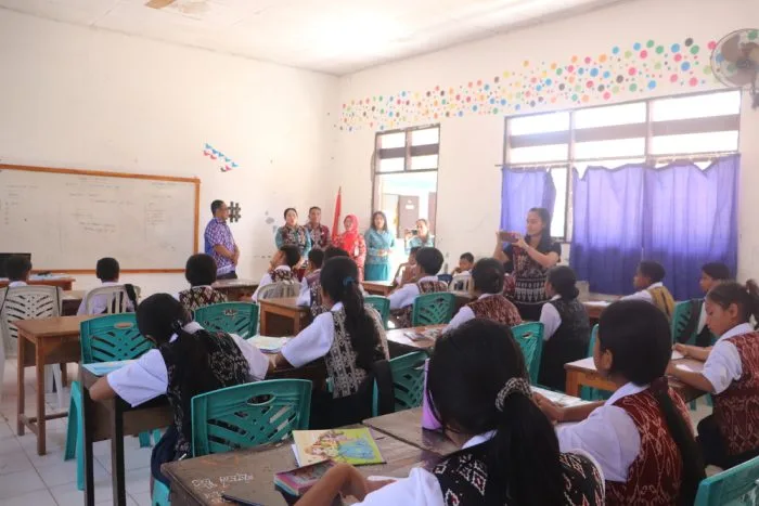 Lindungi Generasi Muda, Ketua TP PKK Rote Ndao Ajak Keluarga, Sekolah, dan Masyarakat Bekerja Sama