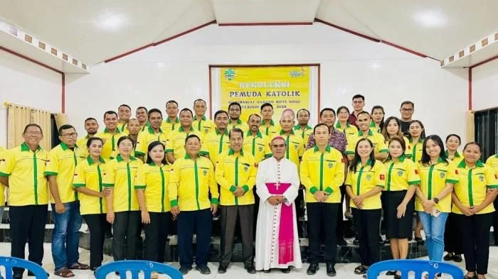 Uskup Hironimus Lantik Pemuda Katolik Rote Ndao, Ingatkan Peran sebagai Misionaris Harapan