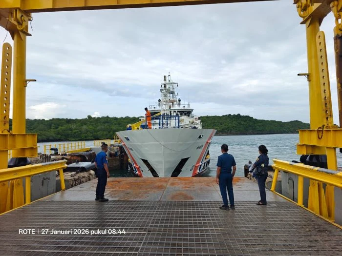 KN Nipa Tiba di Pantai Baru, 180 Ton BBM untuk PLN Rote Ndao Berhasil Terkirim