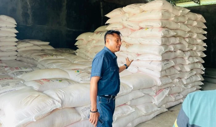 Tinjau Gudang Tunganamo, Bupati: Jangan Main-main dengan Distribusi Pupuk
