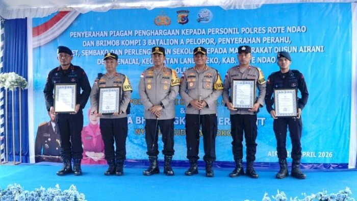 Reward Kapolda NTT untuk Tim Gabungan Penyelamat Paus Pilot Mbadokai