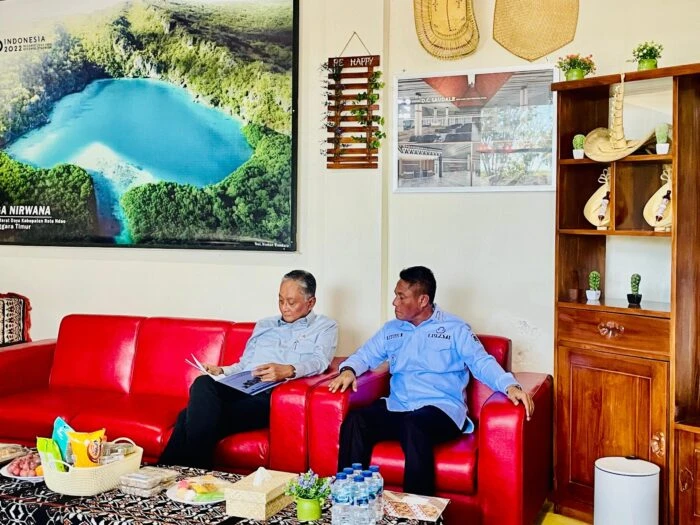 Kunjungi Rote Ndao, Menteri PU Instruksikan Kajian Teknis Usulan Jalan hingga Jembatan