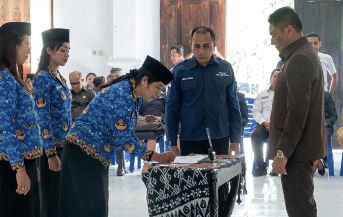 Bupati Serahkan SK 471 PPPK Paruh Waktu, Gaji Rp830 Ribu Sebulan
