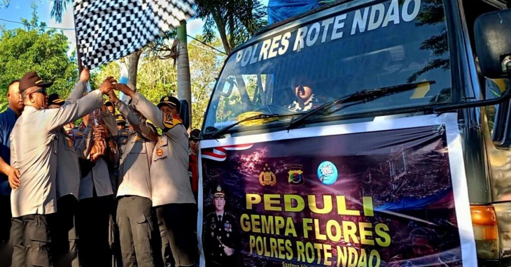 Galang Dana 6 Hari, Polres Rote Ndao Salurkan Bantuan Rp50 Juta untuk Korban Gempa Flores