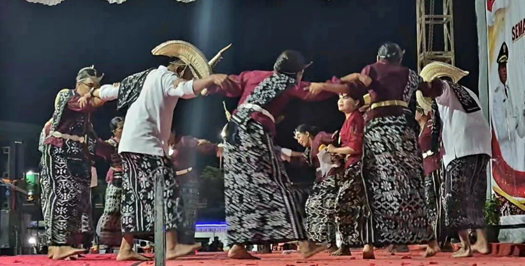 Meriahkan HUT ke-81 RI, Tim Kebalai Kelurahan Mokdale Gaungkan Syair Kemerdekaan