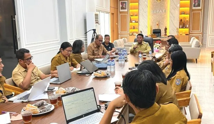 Soroti Obat Kedaluwarsa di RSUD Ba’a, Bupati Paulus Henuk: Jangan Buang Uang Rakyat!
