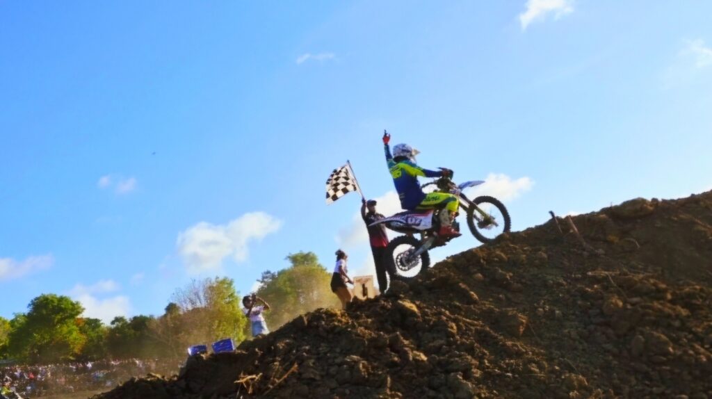 Jimmy John Tulle Rajai Final FFA Kejurda Grasstrack Piala Bupati Rote Ndao 2026 di Sirkuit Mandala